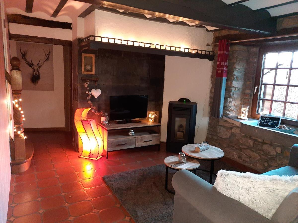 Le Teli Du Loup Dans La Taniere D'Armand Villa Stavelot Exteriör bild