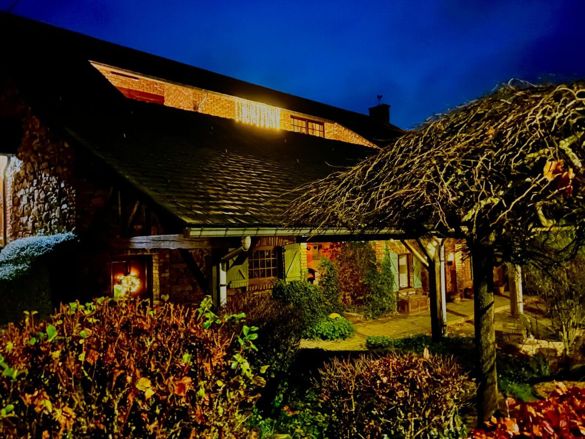 Le Teli Du Loup Dans La Taniere D'Armand Villa Stavelot Exteriör bild