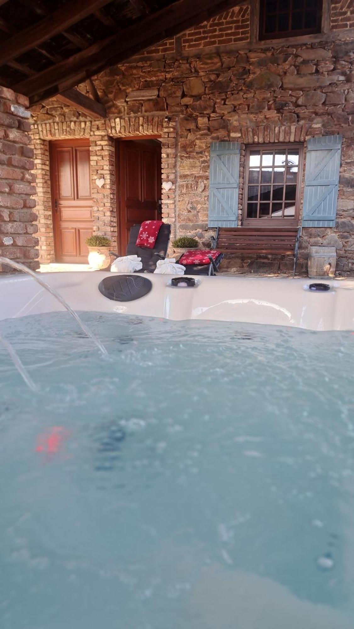 Le Teli Du Loup Dans La Taniere D'Armand Villa Stavelot Exteriör bild